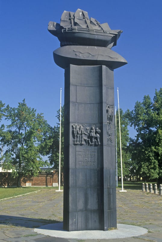 Wilmington: Fort Christina Monument