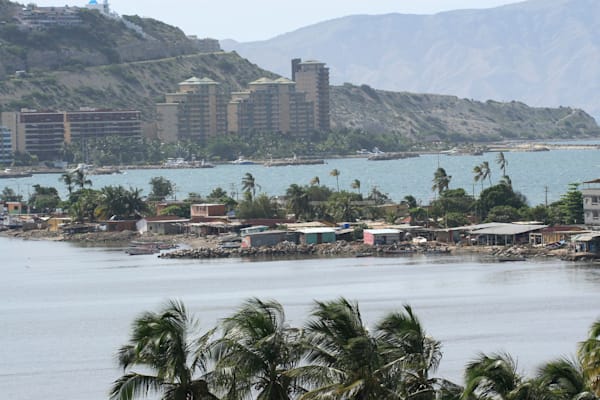 Puerto La Cruz: Bucht Pozuelos