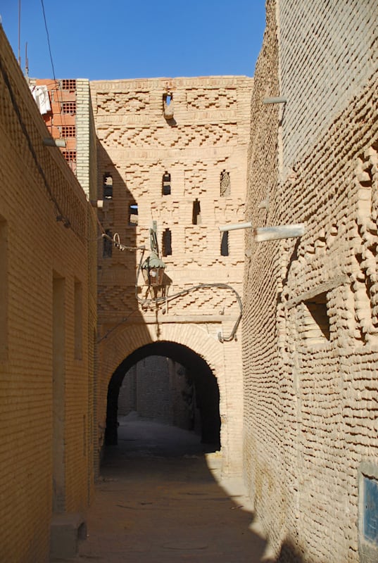 Tozeur: Backsteinrelief