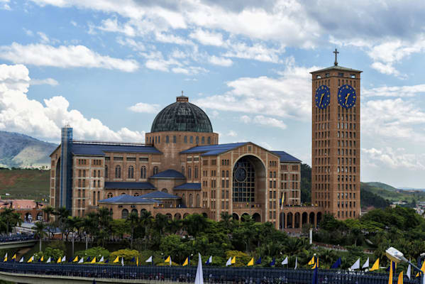 Aparecida: Wallfahrtskirche