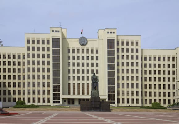 weißrussische Kunst: Haus der Regierung Minsk