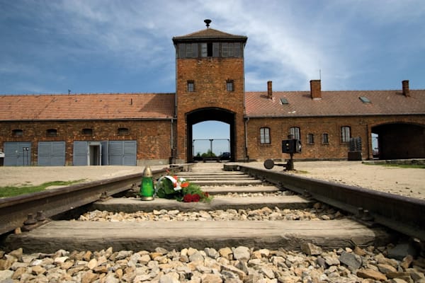 Bahngleise vor Auschwitz-Birkenau