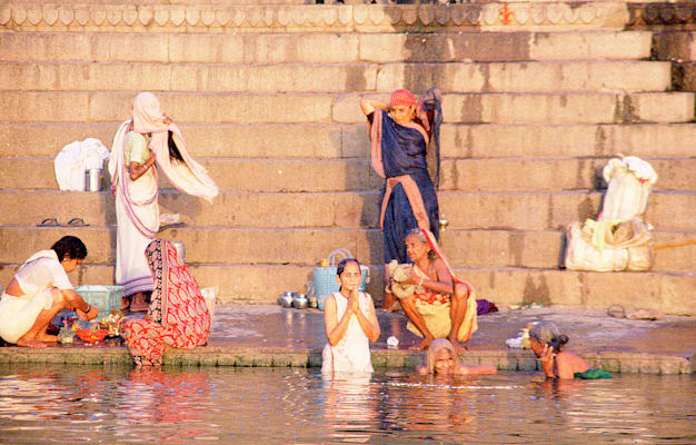 Reinigungsritual am Ganges