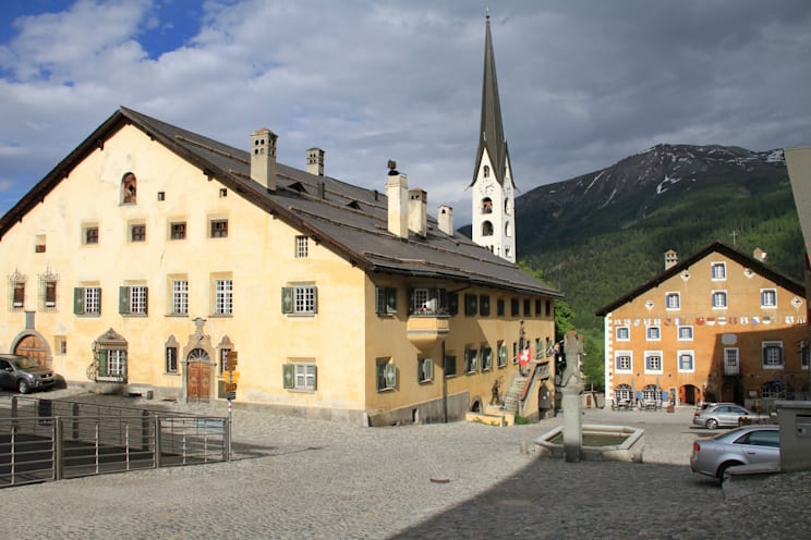 Zuoz: Dorfplatz