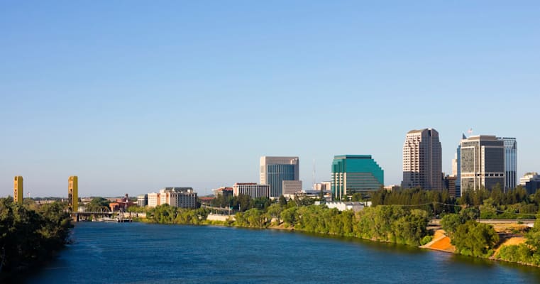 Sacramento: Skyline