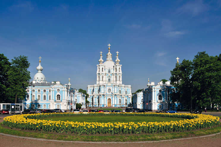 Sankt Petersburg: Smolny-Kolster
