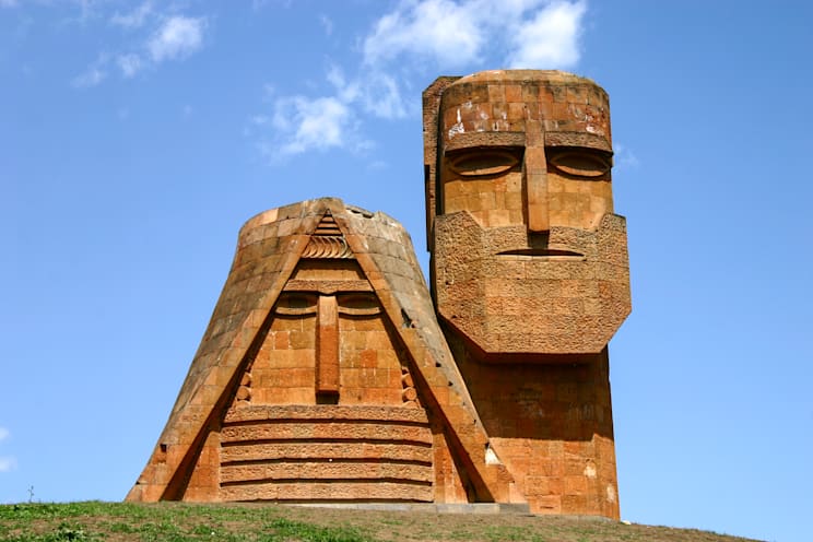 Bergkarabach: Monument Tatik Papik
