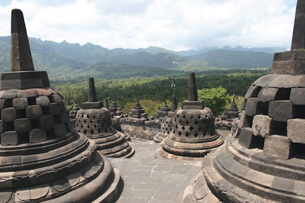 Borobudur: Stupas