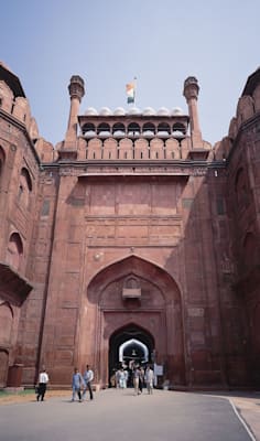 Delhi: Rotes Fort (Eingangstor)