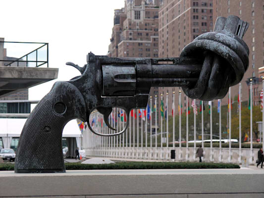 New York City: »Non Violence«