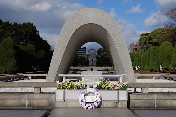 Betonbogen des Friedensdenkmals in Hiroshima