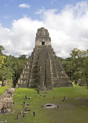 Petén: Pyramide von Tikal